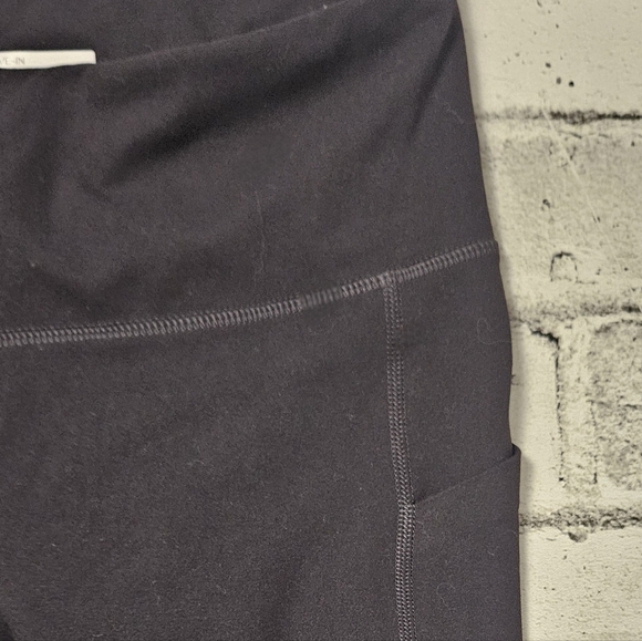 Shambhala Black Capri Leggings Size M High Rise Yoga Fitness Activewear - Picture 5 of 9